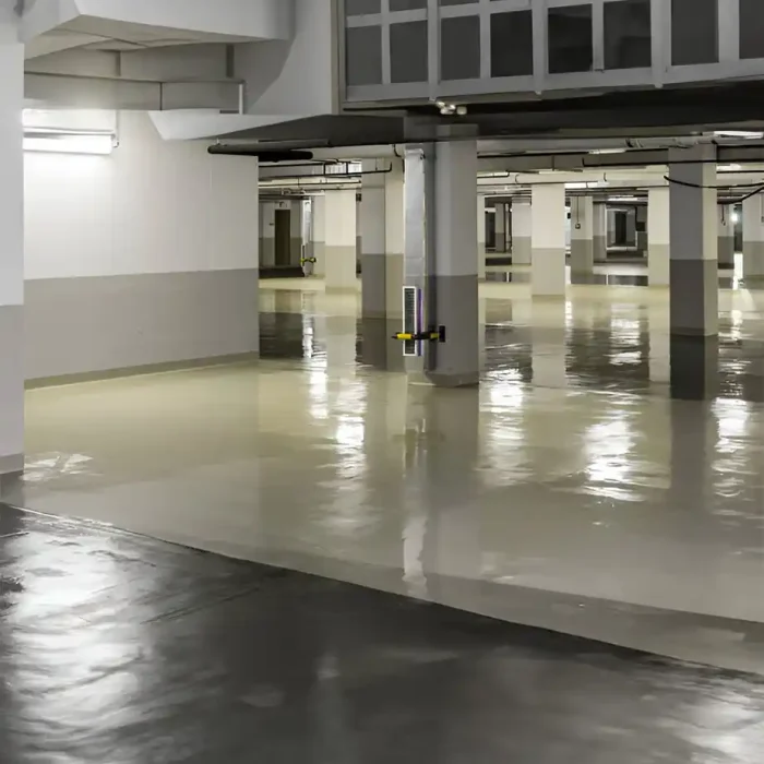 Ein Parkhaus mit polierten, glänzenden Böden in Reutlingen